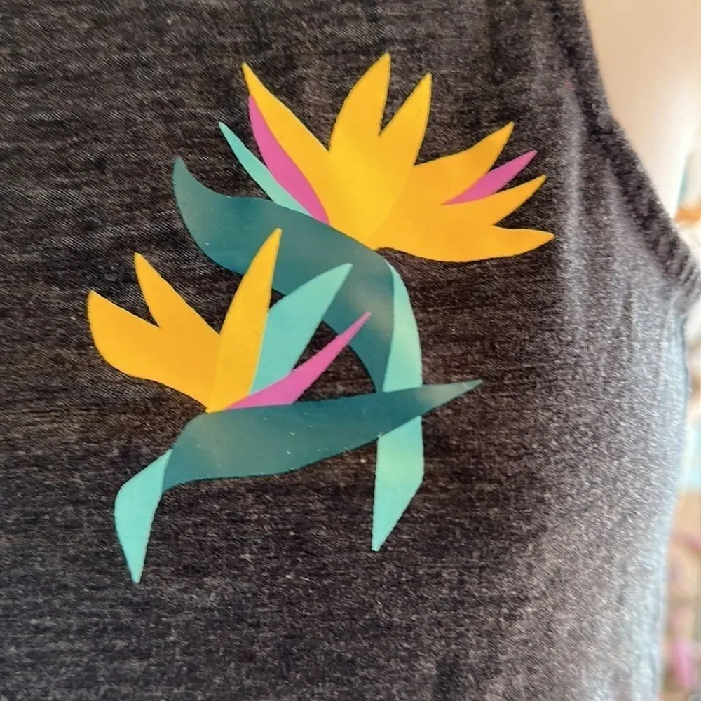 Old Navy Black Open Back Tank Top Size 8 Bird of Paradise Graphic Sleeveless Tee